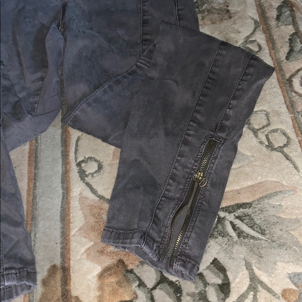 Army green pants! - Picture 3 of 5